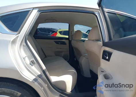 2015 Nissan Altima 2.5 S z USA, uszkodzony, nr VIN 1N4AL3AP9FC156673